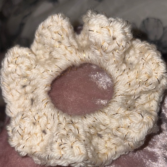 Elegant Cream Gold sparkling Hair Scrunchie - Picture 1 of 8